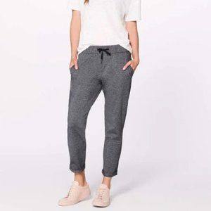 Lululemon On the Fly Pant 7/8 length, luxtreme, heather grey, size 8